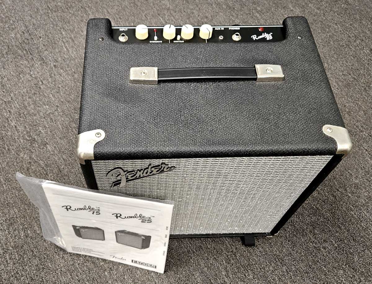 BARGAIN PRICE: Fender Rumble 25 Bass Amp, LOOKS NEW BUT NOT WORKING