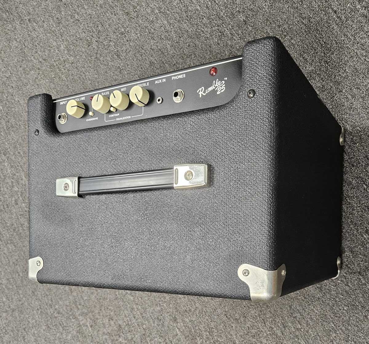 BARGAIN PRICE: Fender Rumble 25 Bass Amp, LOOKS NEW BUT NOT WORKING - Image 5