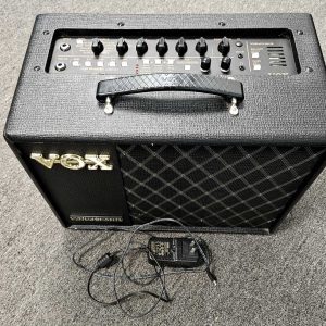 Vox Valvetronix VT20X, 20 Watt Guitar Amp,1 x 8", Excellent Condition